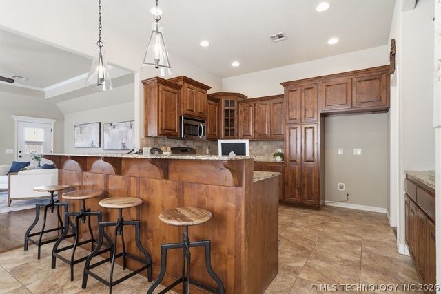 2712 W Natchez Street, Broken Arrow, OK 74011