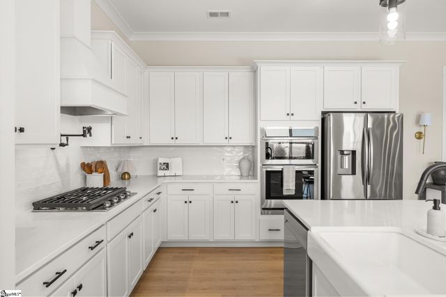 100 Ever Silvers Lane, Taylors, SC 29687