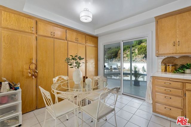 4799 Bonvue Avenue, Los Angeles, CA 90027