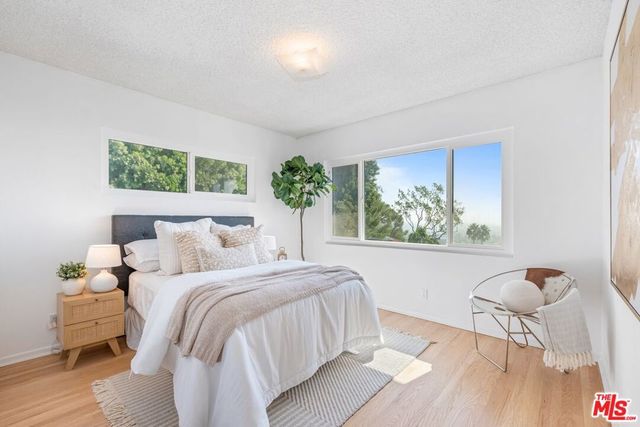 4799 Bonvue Avenue, Los Angeles, CA 90027