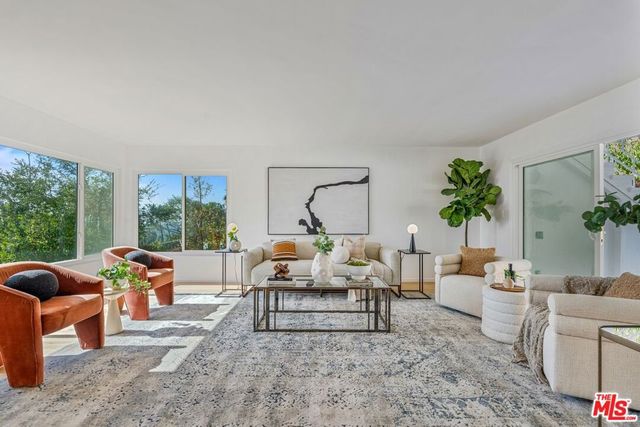 4799 Bonvue Avenue, Los Angeles, CA 90027