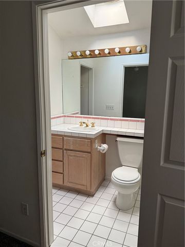 9201 Paso Robles, Northridge, CA 91325