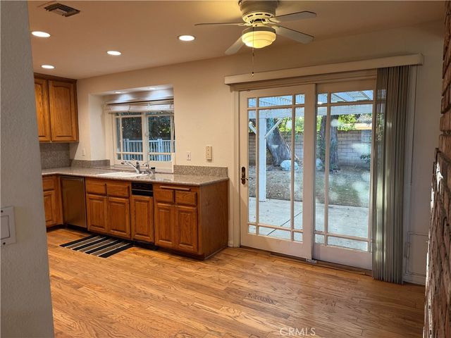 9201 Paso Robles, Northridge, CA 91325