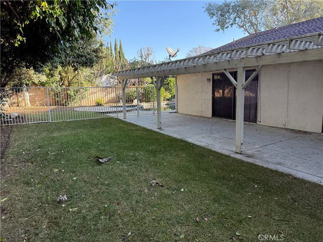 9201 Paso Robles, Northridge, CA 91325