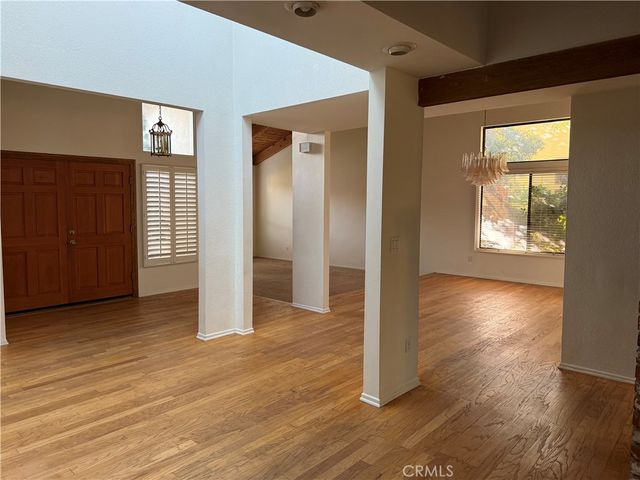 9201 Paso Robles, Northridge, CA 91325