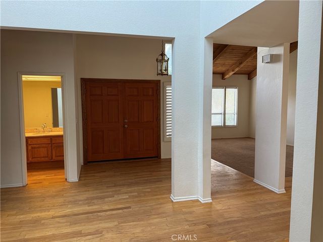 9201 Paso Robles, Northridge, CA 91325