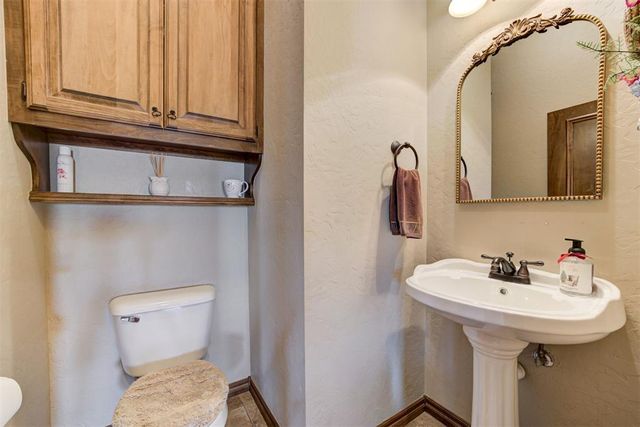 1307 Whispering Ridge Drive, Tuttle, OK 73089