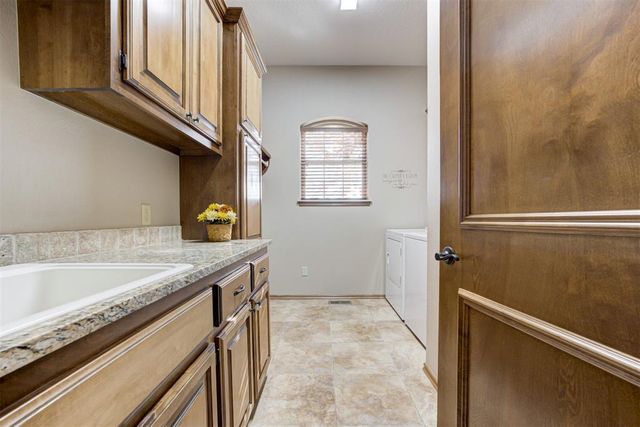 1307 Whispering Ridge Drive, Tuttle, OK 73089