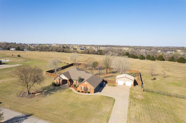 1307 Whispering Ridge Drive, Tuttle, OK 73089