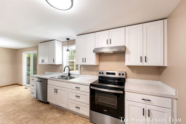 17771 148th Avenue, Spring Lake, MI 49456