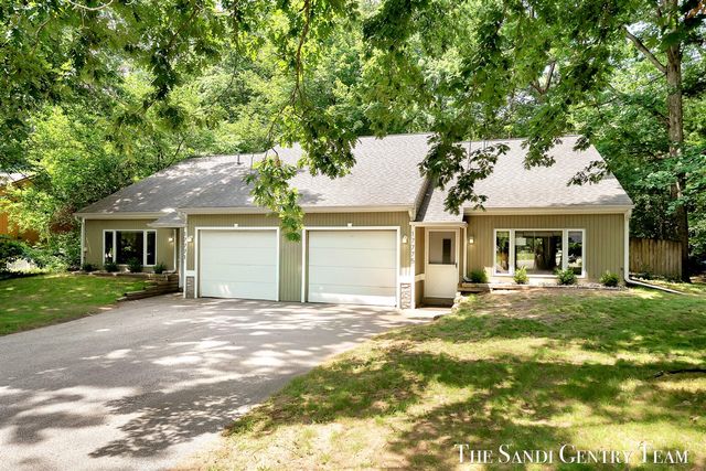 17771 148th Avenue, Spring Lake, MI 49456