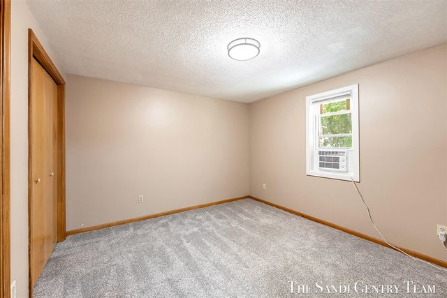 17771 148th Avenue, Spring Lake, MI 49456