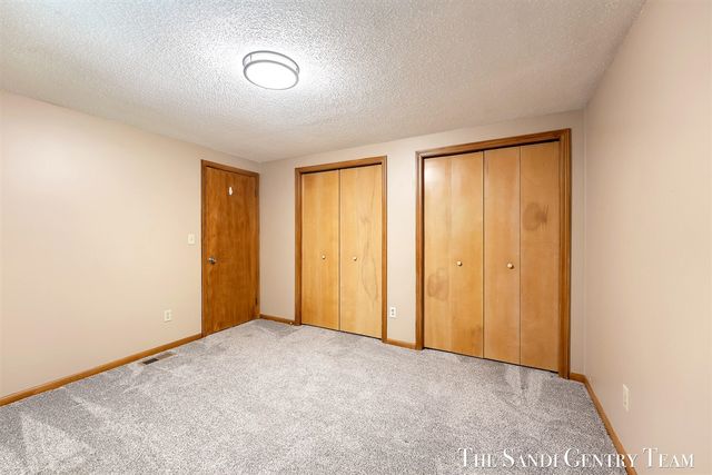 17771 148th Avenue, Spring Lake, MI 49456