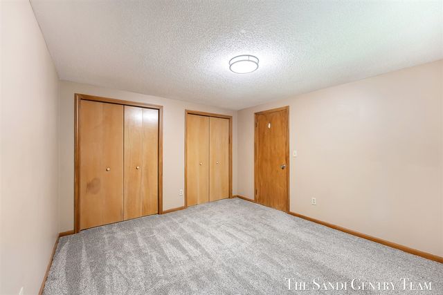 17771 148th Avenue, Spring Lake, MI 49456