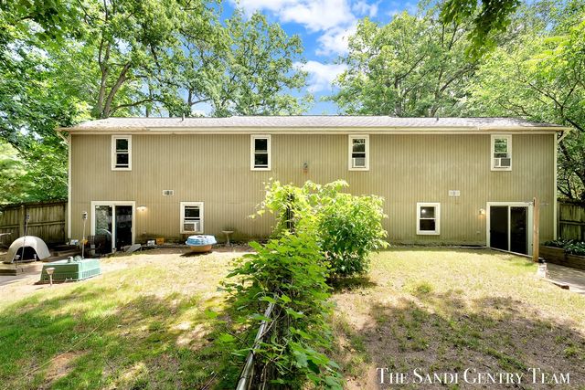 17771 148th Avenue, Spring Lake, MI 49456