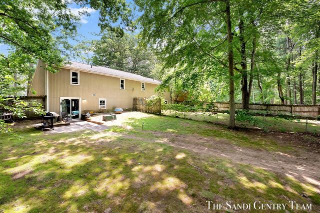 17771 148th Avenue, Spring Lake, MI 49456
