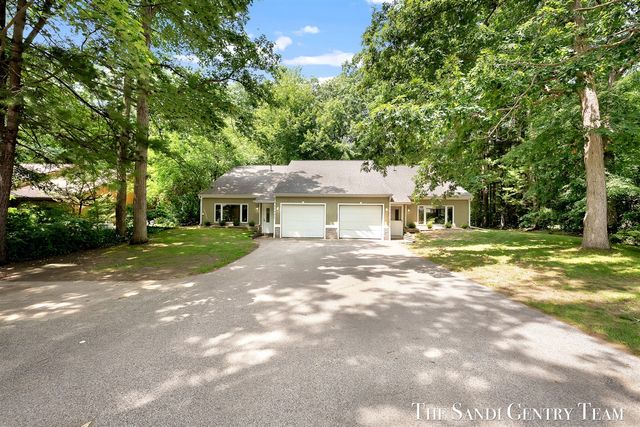 17771 148th Avenue, Spring Lake, MI 49456