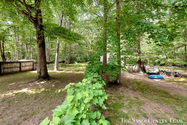 17771 148th Avenue, Spring Lake, MI 49456