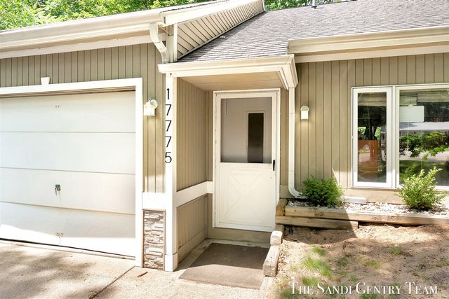 17771 148th Avenue, Spring Lake, MI 49456