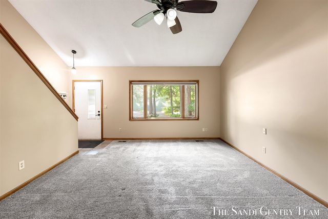 17771 148th Avenue, Spring Lake, MI 49456