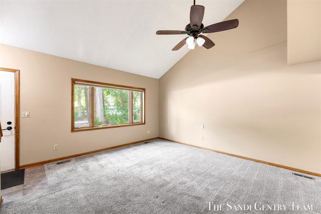 17771 148th Avenue, Spring Lake, MI 49456