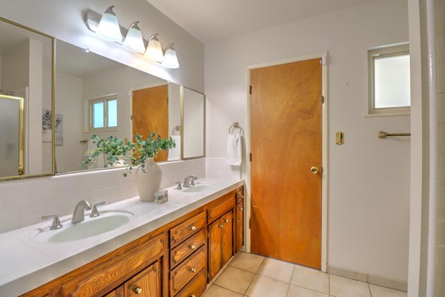 6265 N Colonial Avenue, Fresno, CA 93704