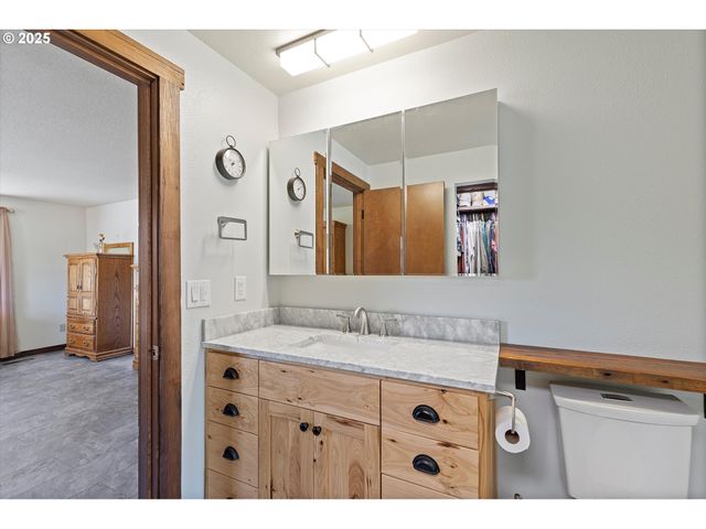 21560 GOOSENECK Rd, Sheridan, OR 97378