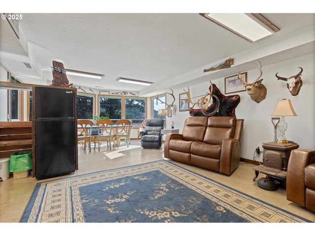 21560 GOOSENECK Rd, Sheridan, OR 97378