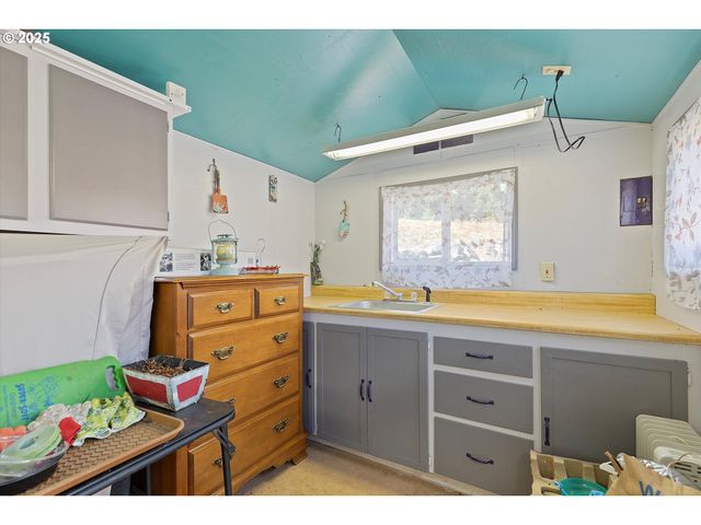 21560 GOOSENECK Rd, Sheridan, OR 97378