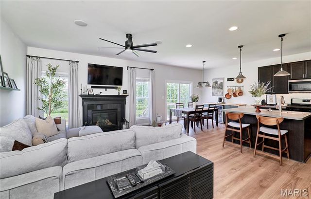 363 Victory Height Drive, Wentzville, MO 63385