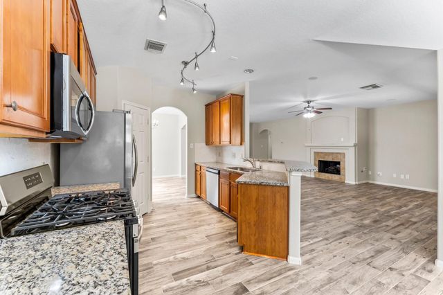 34 Bryce Branch Circle, The Woodlands, TX 77382