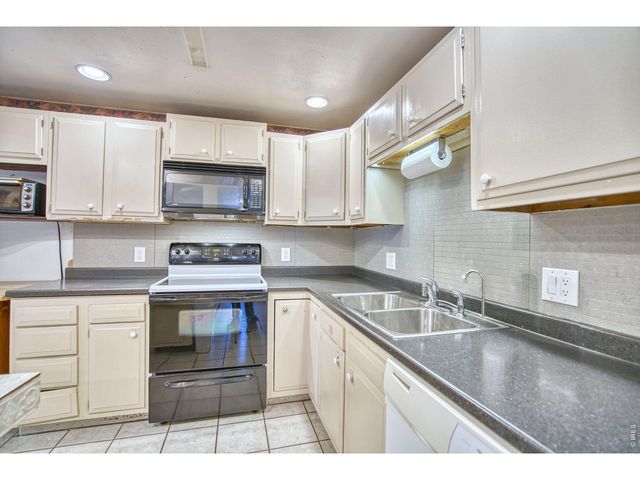 36 Placer Ave, Longmont, CO 80504