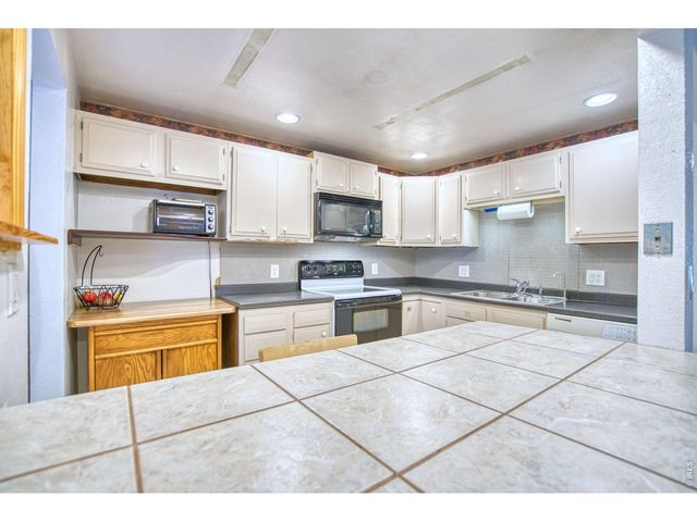 36 Placer Ave, Longmont, CO 80504