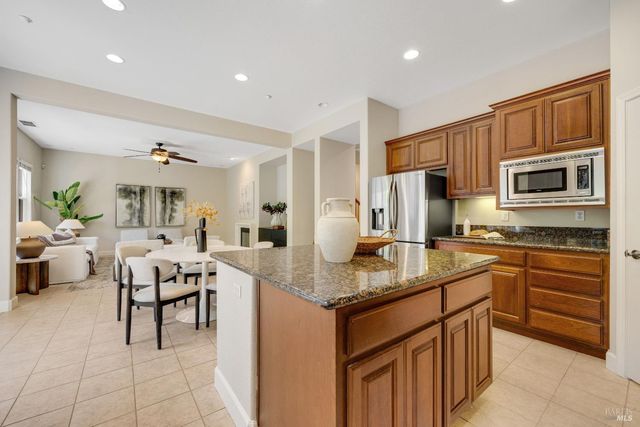 1716 Southridge Dr, Petaluma, CA 94954