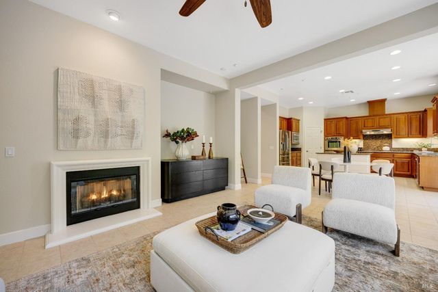 1716 Southridge Dr, Petaluma, CA 94954