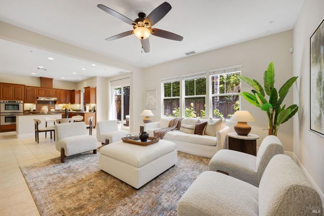 1716 Southridge Dr, Petaluma, CA 94954