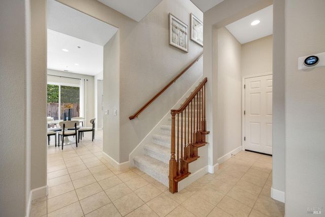 1716 Southridge Dr, Petaluma, CA 94954