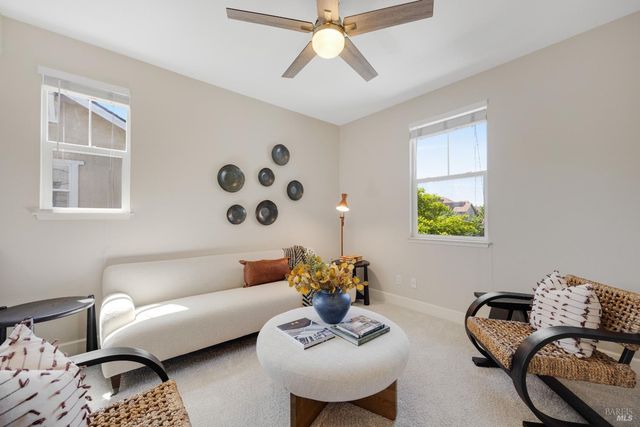 1716 Southridge Dr, Petaluma, CA 94954