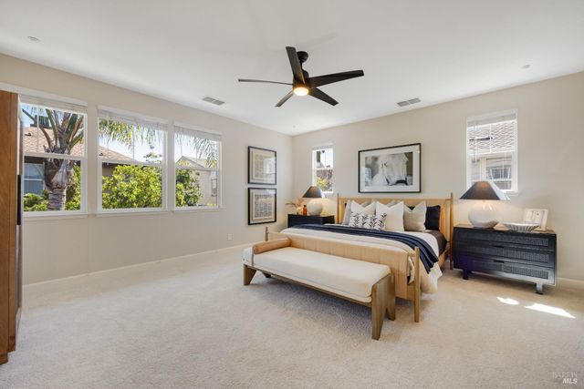 1716 Southridge Dr, Petaluma, CA 94954