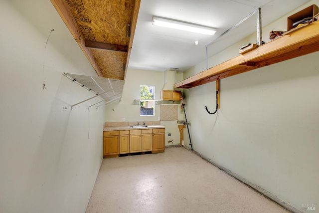 1716 Southridge Dr, Petaluma, CA 94954