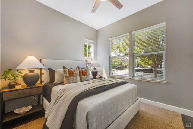 1716 Southridge Dr, Petaluma, CA 94954