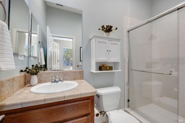 1716 Southridge Dr, Petaluma, CA 94954