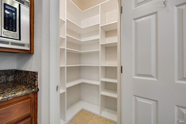 1716 Southridge Dr, Petaluma, CA 94954