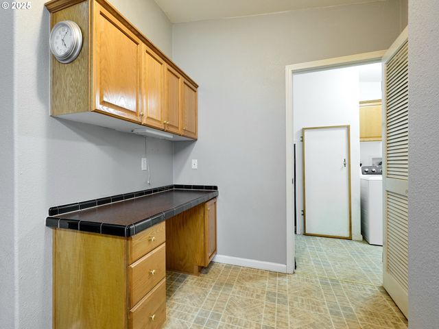 20788 HAZELNUT RIDGE Rd Ne, Scotts Mills, OR 97375