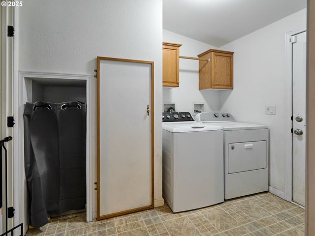 20788 HAZELNUT RIDGE Rd Ne, Scotts Mills, OR 97375