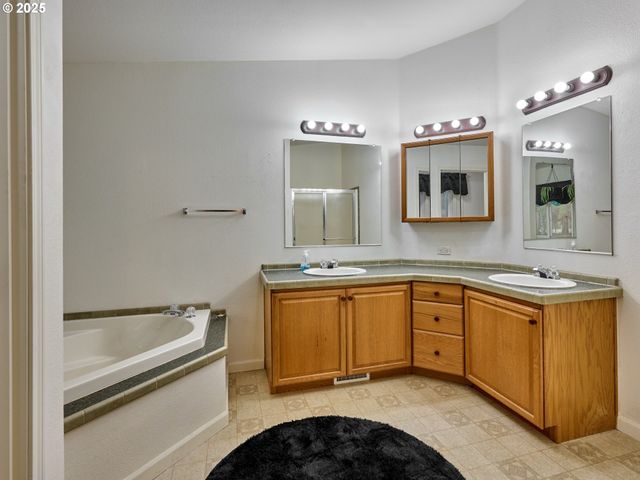 20788 HAZELNUT RIDGE Rd Ne, Scotts Mills, OR 97375