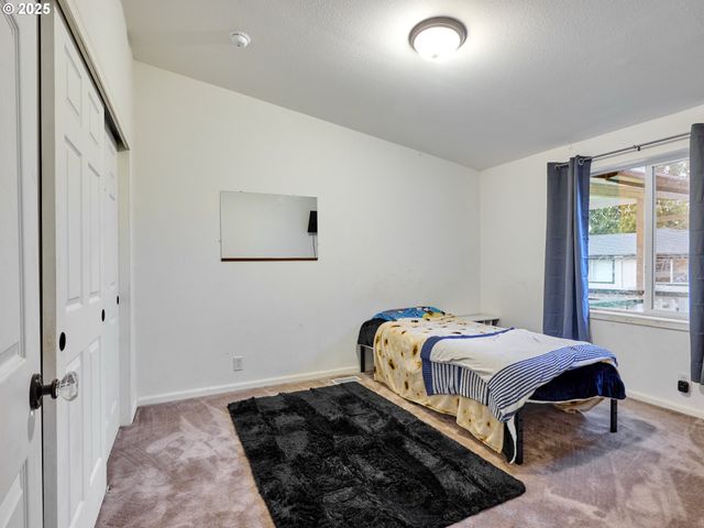 20788 HAZELNUT RIDGE Rd Ne, Scotts Mills, OR 97375