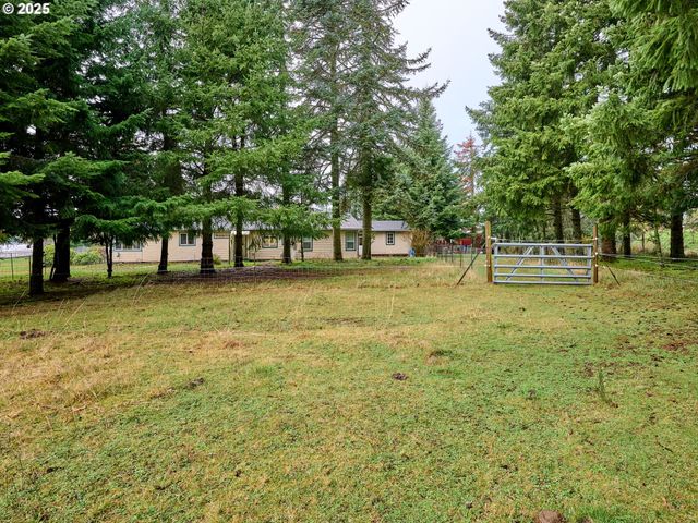 20788 HAZELNUT RIDGE Rd Ne, Scotts Mills, OR 97375