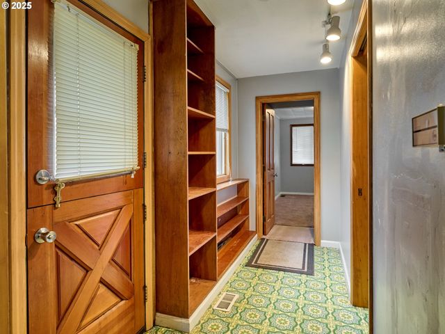 20788 HAZELNUT RIDGE Rd Ne, Scotts Mills, OR 97375