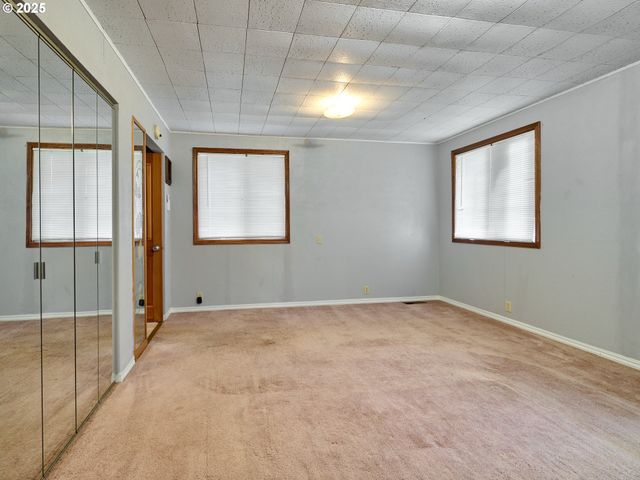 20788 HAZELNUT RIDGE Rd Ne, Scotts Mills, OR 97375